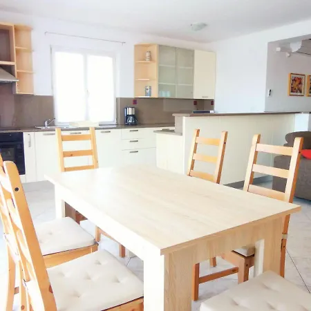 Sea View & Comfort Appartement Pula