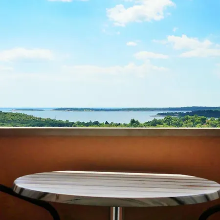 Sea View & Comfort